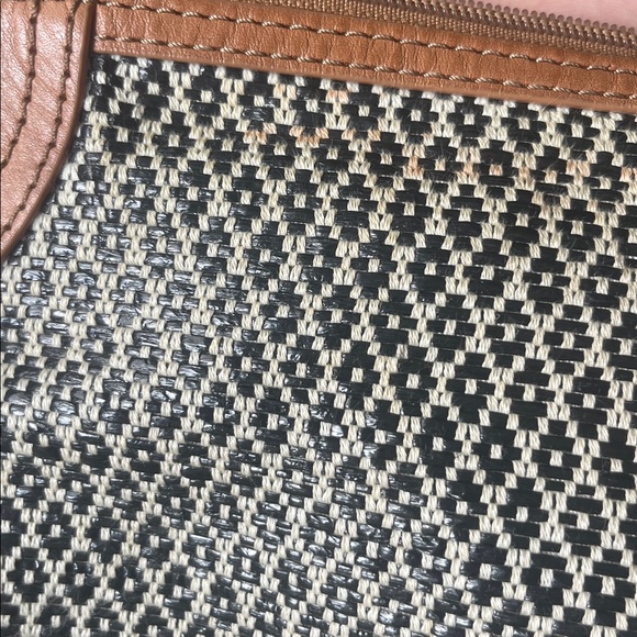 FOSSIL Tan and Black Women's Crossbody Messenger Bag - Picture 11 of 13